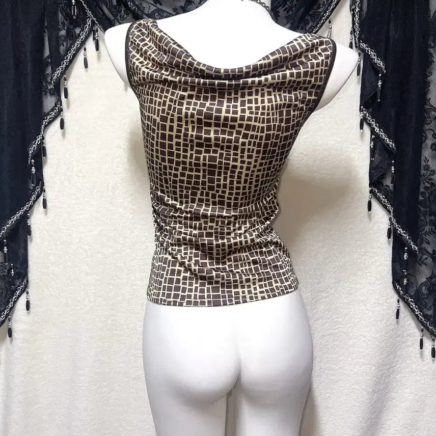 [BUNJANG] Oriental Onegal Brown Pattern Sleeveless Top / 오리엔탈 오네갸루 브라운 패턴 슬리브리스 나시 다이아깔 섹시 핀터 y2k