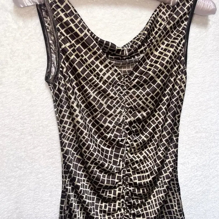 [BUNJANG] Oriental Onegal Brown Pattern Sleeveless Top / 오리엔탈 오네갸루 브라운 패턴 슬리브리스 나시 다이아깔 섹시 핀터 y2k