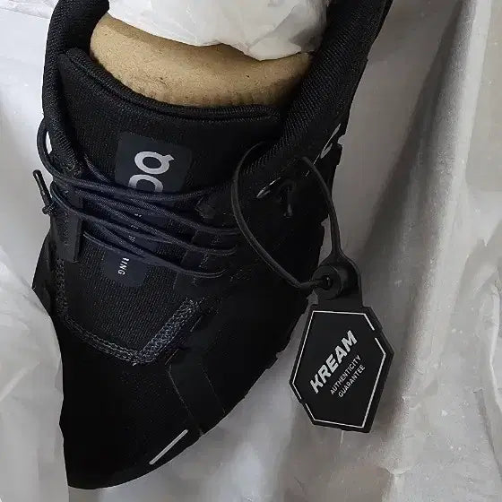 [BUNJANG] On Running Cloud 6 Running Shoes (Black) / 온 러닝 클라우드 6  블랙 런닝화 45 새제품 판매