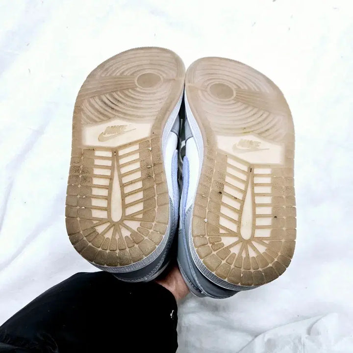 [BUNJANG] Nike Air Jordan 1 Mid Wolf Grey Sneakers (Size 235) / 나이키 조던1 미드 울프 그레이 235