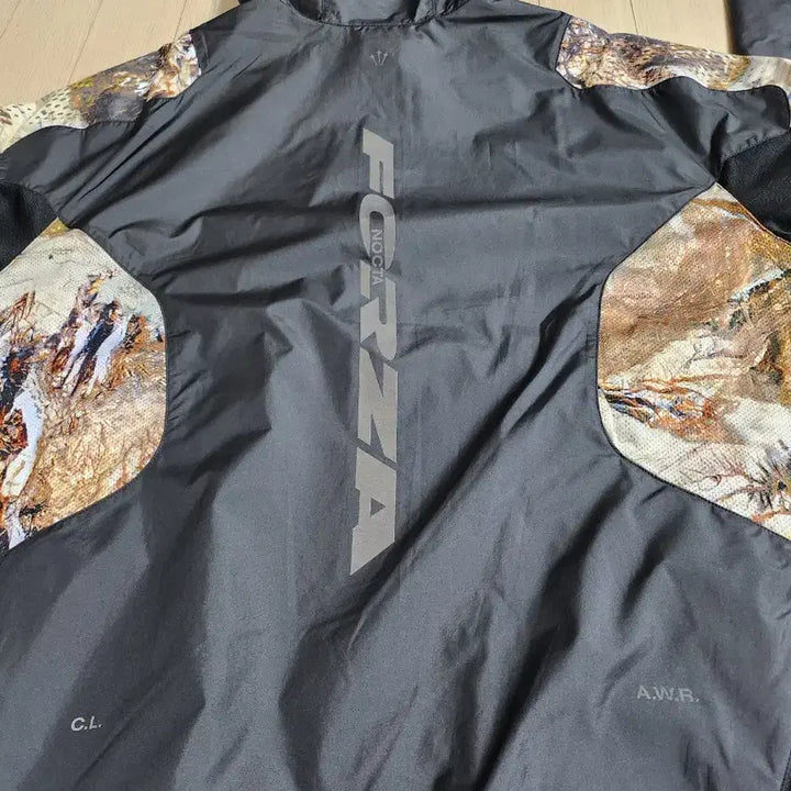 [BUNJANG] Nike x Drake NOCTA NRG Running Jacket - Black Baroque Brown / 나이키 x 드레이크 녹타 NRG 러닝 자켓 블랙 바로크 브라운 (FJ30