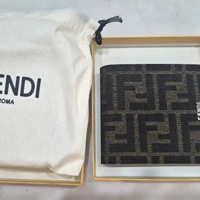 [BUNJANG] Fendi Fabric Men's Wallet / 펜디 패브릭 남성지갑