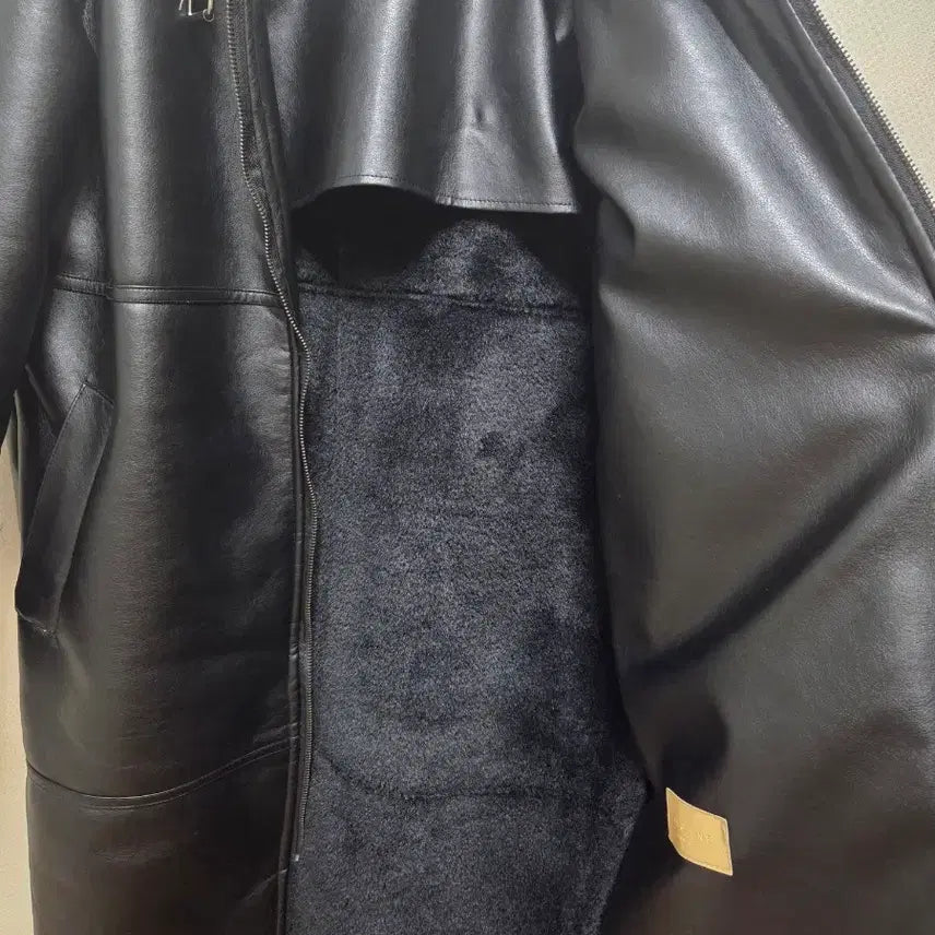 [BUNJANG] Black Faux Shearling Coat / 무스탕