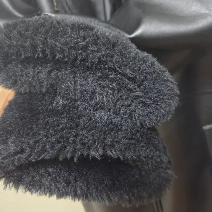 [BUNJANG] Black Faux Shearling Coat / 무스탕