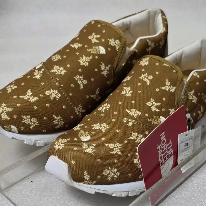 [BUNJANG] The North Face Canvas Slip-On Sneakers / [새상품] 노스페이스 캔버스 슬립온 스니커즈 공용 245~250