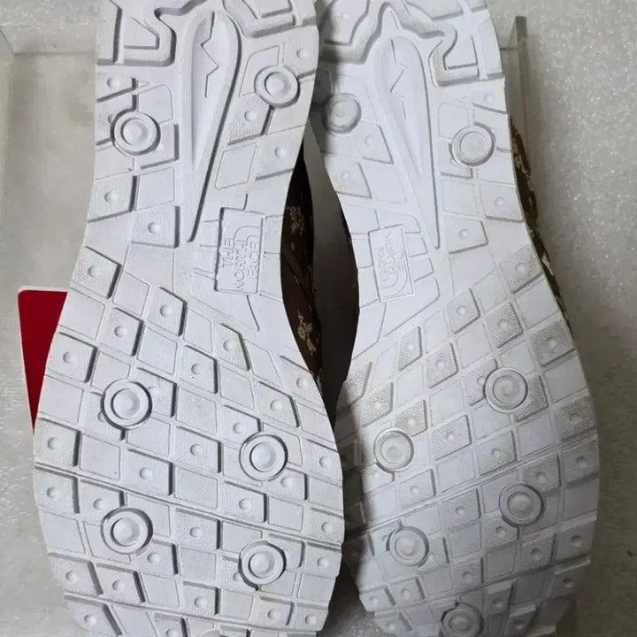 [BUNJANG] The North Face Canvas Slip-On Sneakers / [새상품] 노스페이스 캔버스 슬립온 스니커즈 공용 245~250
