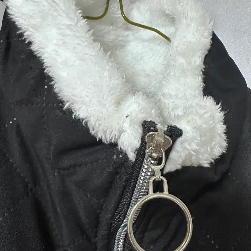 [BUNJANG] Black Quilted Jacket with Fur Lining / 털 안감 누빔 검정 자켓 점퍼