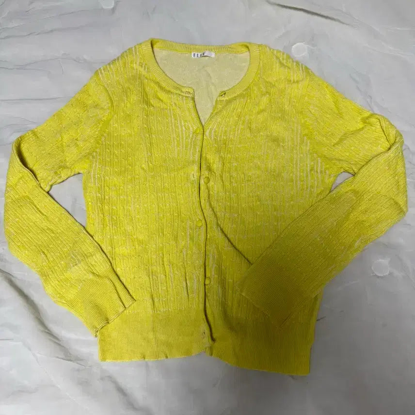 [BUNJANG] ELLE Yellow Bean Button Knit Cardigan / ELLE 엘르 옐로우 콩단추 니트 가디건 / 하구미 모리룩 키치룩 모리걸