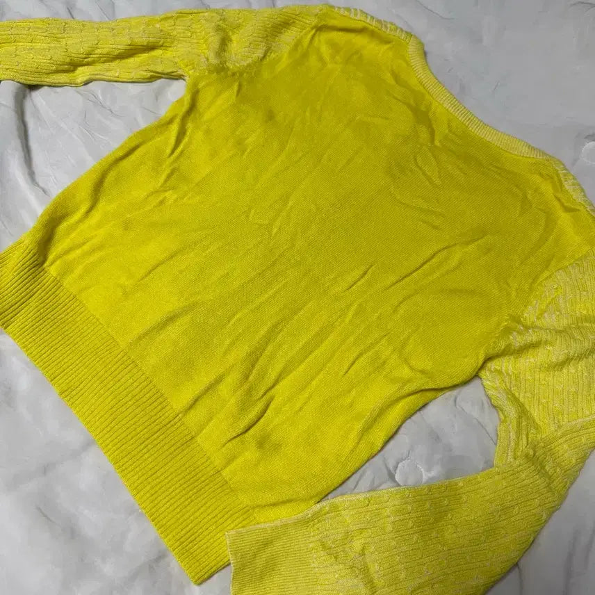 [BUNJANG] ELLE Yellow Bean Button Knit Cardigan / ELLE 엘르 옐로우 콩단추 니트 가디건 / 하구미 모리룩 키치룩 모리걸