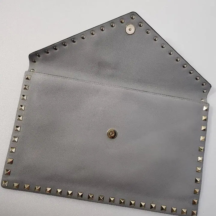 [BUNJANG] Valentino Rockstud Gray Clutch Bag / 발렌티노 락스터드  그레이 클러치 백