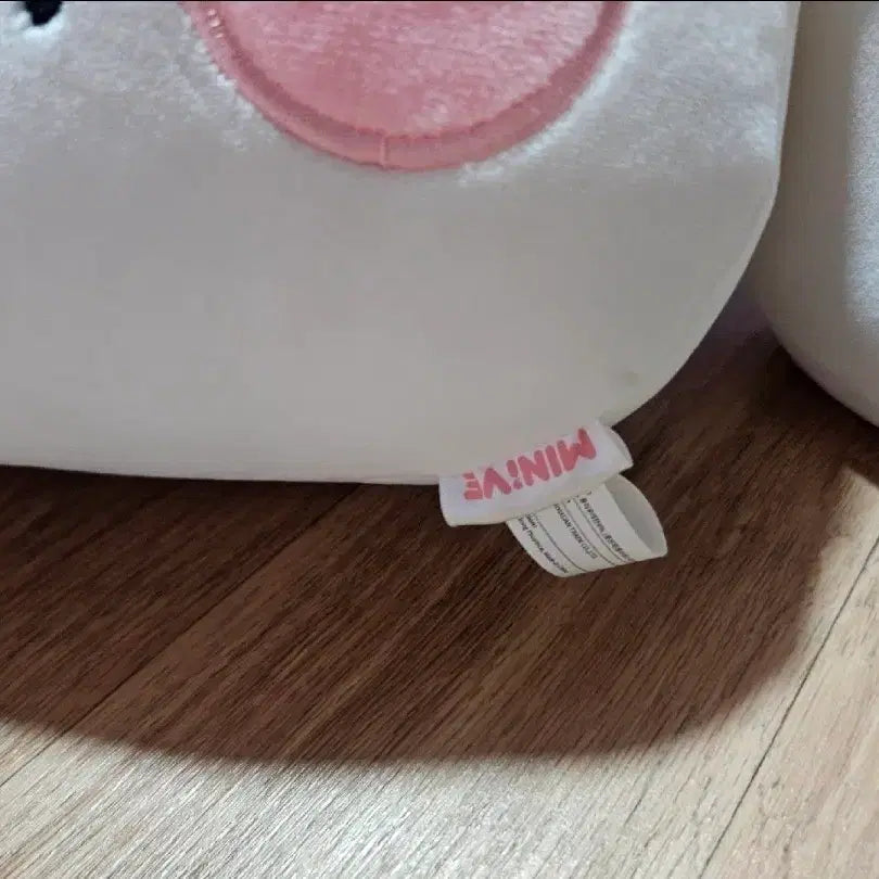 [BUNJANG] IVE Wonyoung Cherry Face Cushion / 아이브 미니브 체리 페이스 쿠션 (새상품)