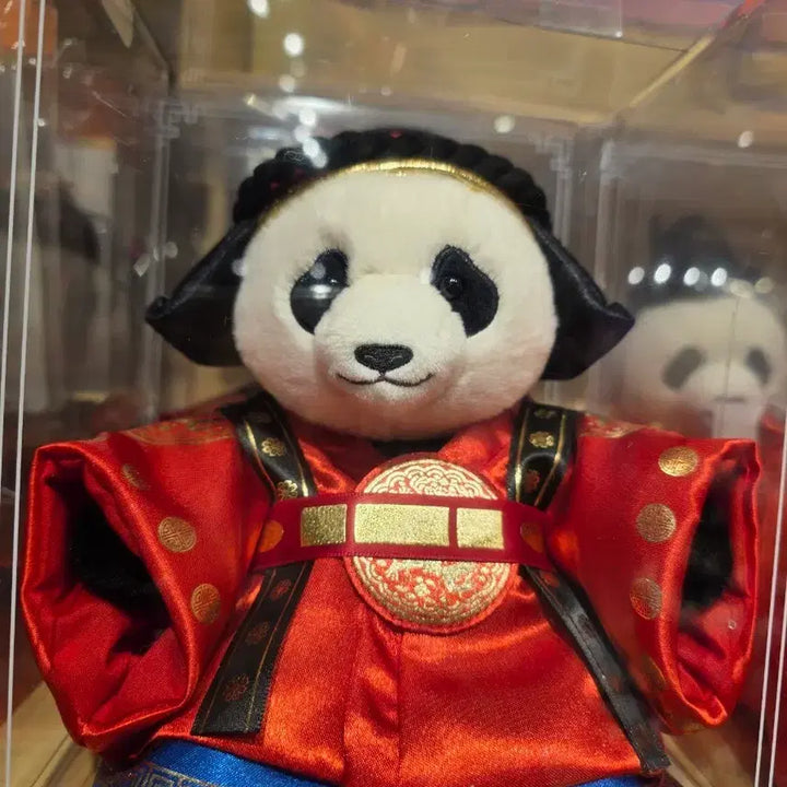 [BUNJANG] Baofamily Aibao Hanbok Doll / 에버랜드 바오패밀리 아이바오 한복 인형 (미개봉)