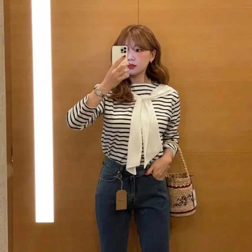 [BUNJANG] Celli &amp; Lion Striped Scarf T-Shirt / 셀리앤리옹 스트라이프 스카프 티셔츠