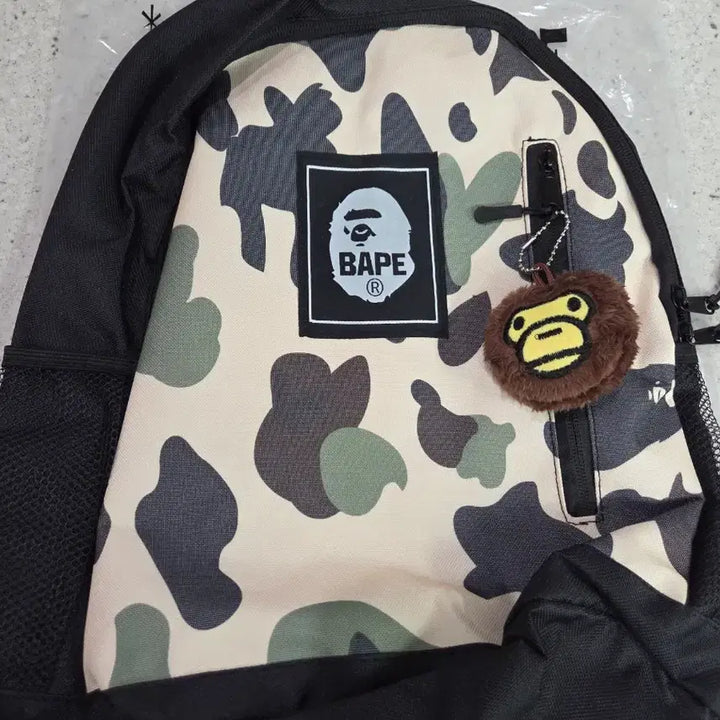 [BUNJANG] BAPE Magazine Gift Backpack / 베이프 잡지 사은품으로 증정된 백팩