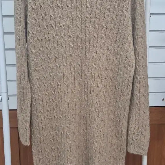 [BUNJANG] V-Neck Cable Knit Long Dress / 브이넥 꽈배기 니트 롱 원피스