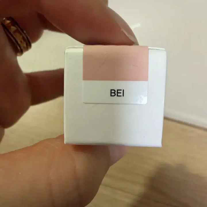 [BUNJANG] Naming Overdue Glossy Lip Tint - Beige / 네이밍 오버듀 글로시 립 틴트 베이