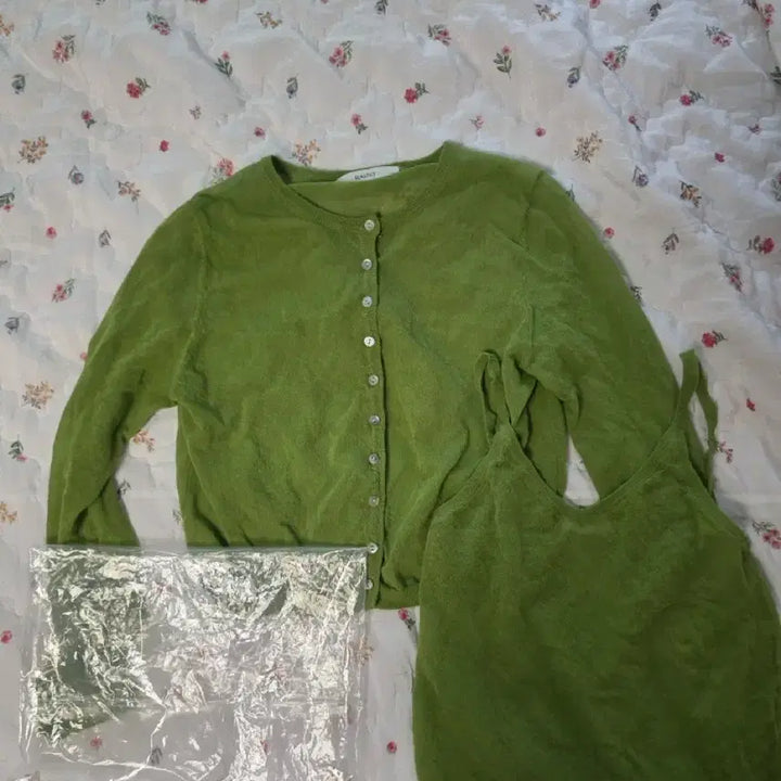 [BUNJANG] The Last Sheer Cardigan &amp; Sleeveless - Apple Green / 더라우스트 시스루 가디건&amp;슬리브리스 APPLE GREEN