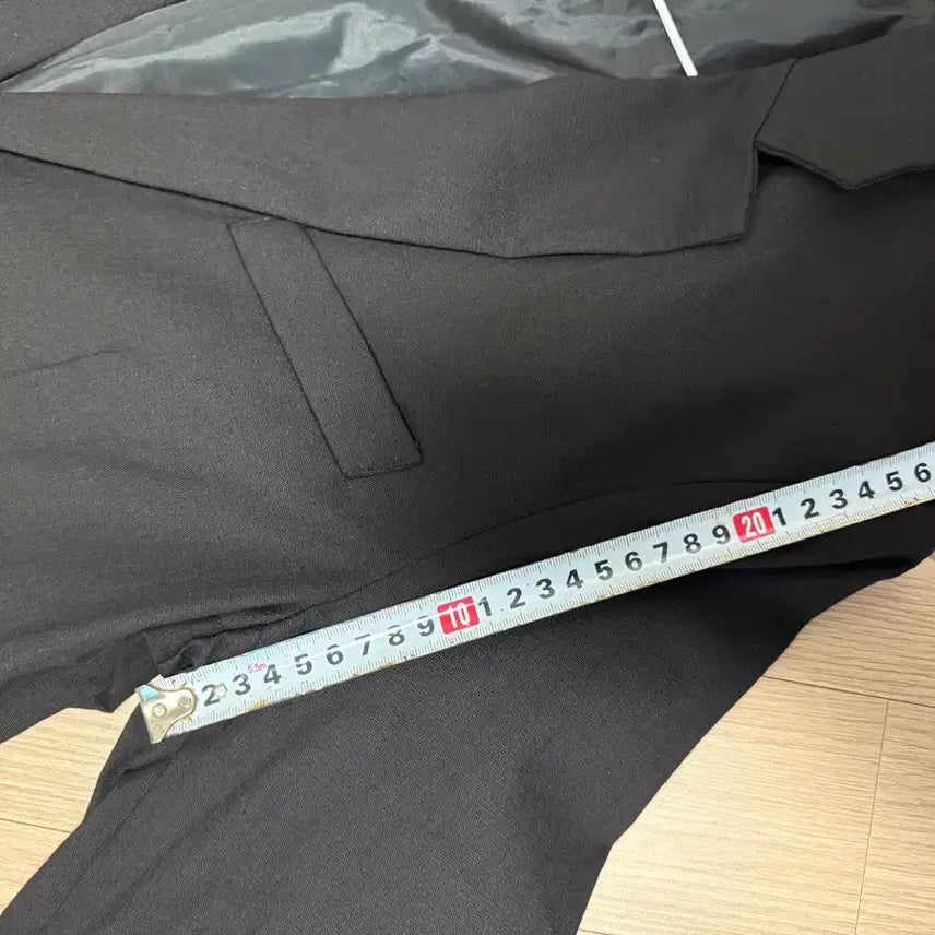 [SOLD OUT] 새상품(택) 블랙 남성정장 자켓 (95-100 정도)