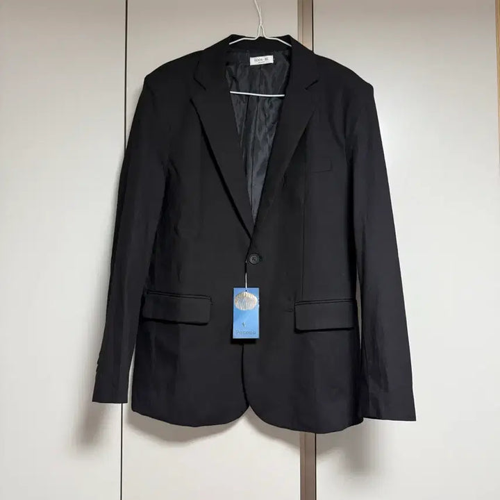 [SOLD OUT] 새상품(택) 블랙 남성정장 자켓 (95-100 정도)