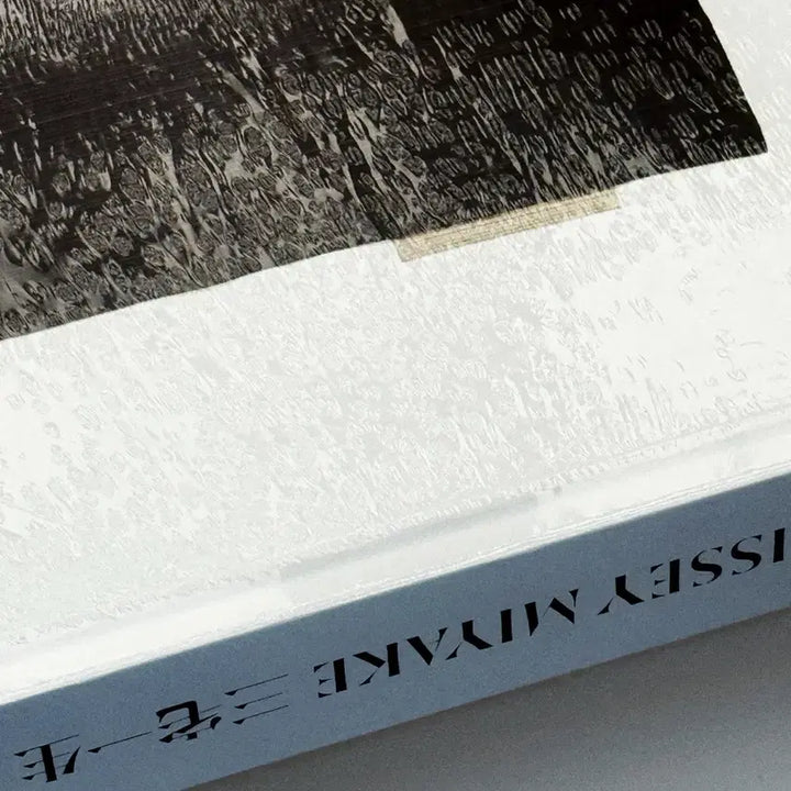 [BUNJANG] Issey Miyake Taschen Book / 미개봉 / Issey Miyake Taschen 이세이미야케 작품집