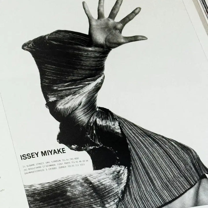 [BUNJANG] Issey Miyake Taschen Book / 미개봉 / Issey Miyake Taschen 이세이미야케 작품집