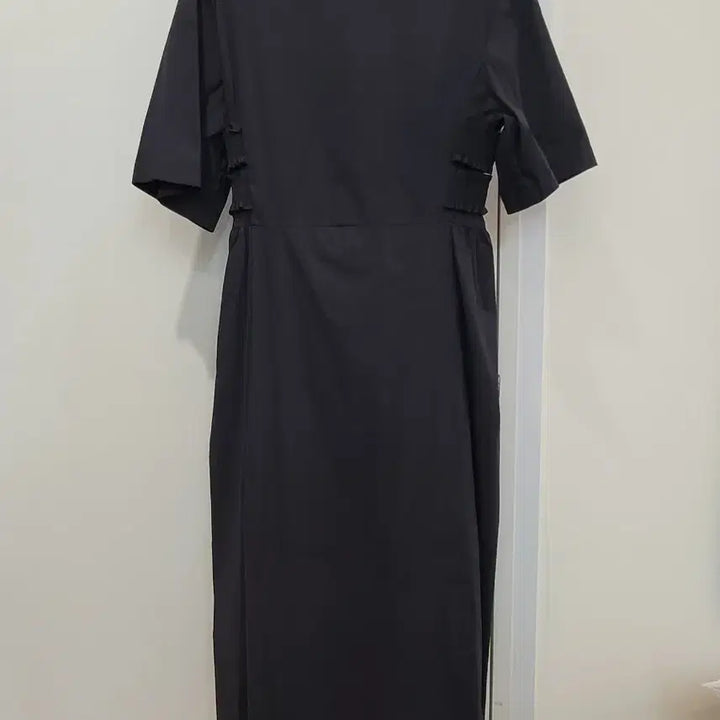 [BUNJANG] Bmuse Mansion Black Long Sleeve Dress / 비뮤즈맨션 블랙 반전 반팔 롱원피스 55~66