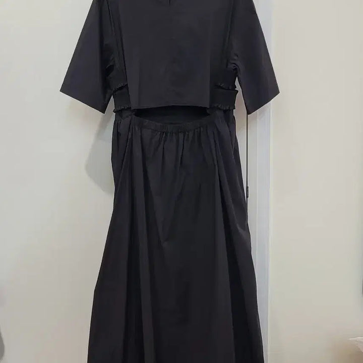 [BUNJANG] Bmuse Mansion Black Long Sleeve Dress / 비뮤즈맨션 블랙 반전 반팔 롱원피스 55~66