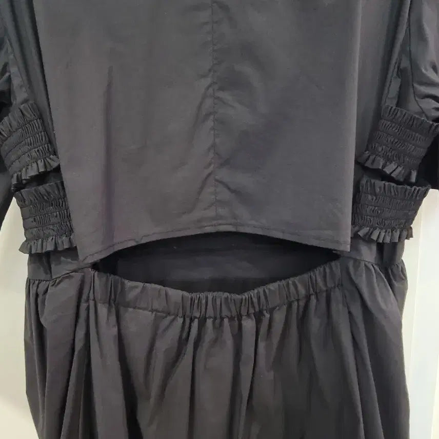 [BUNJANG] Bmuse Mansion Black Long Sleeve Dress / 비뮤즈맨션 블랙 반전 반팔 롱원피스 55~66