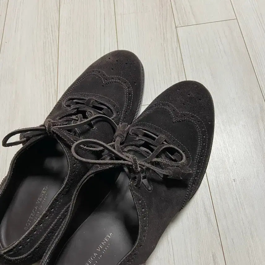 [SOLD OUT] 보테가베네타 다크브라운 스웨이드 윙팁 구두 260사이즈