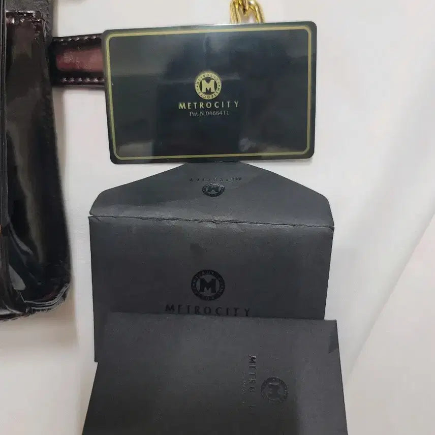 [BUNJANG] Metrocity Enamel Chain Shoulder Bag / 메트로시티 에나멜 체인 숄더백