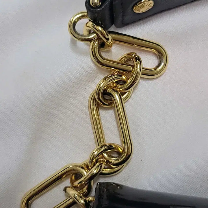 [BUNJANG] Metrocity Enamel Chain Shoulder Bag / 메트로시티 에나멜 체인 숄더백
