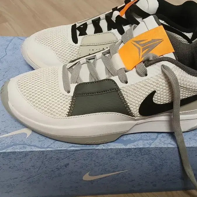 [SOLD OUT] 나이키 자 모란트 농구화 화이트 250사이즈 경기2번후 세탁완료