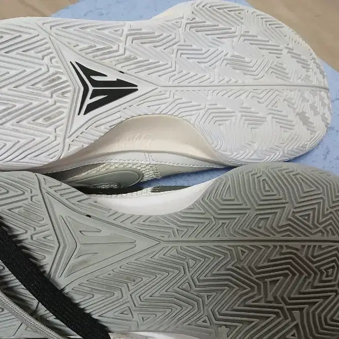 [SOLD OUT] 나이키 자 모란트 농구화 화이트 250사이즈 경기2번후 세탁완료