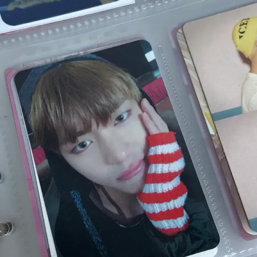 [SOLD OUT] 방탄 뷔 태형 봄날 포카 v 낫투데이