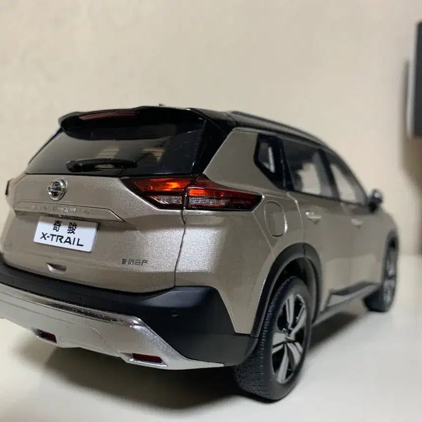 [BUNJANG] Nissan X-Trail Diecast / 1:18 파우디 닛산 엑스트레일 다이캐스트 판매합니다 (B급)