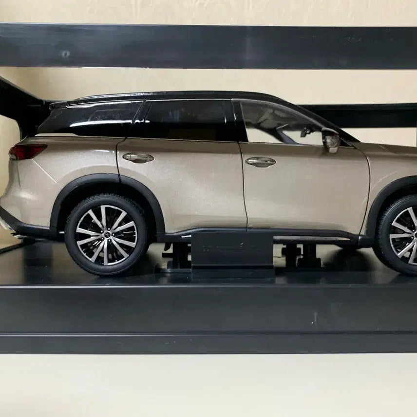 [BUNJANG] QX60 Diecast Car (B-Grade) / 1:18 파우디 인피니티 QX60 다이캐스트 판매합니다 (B급)