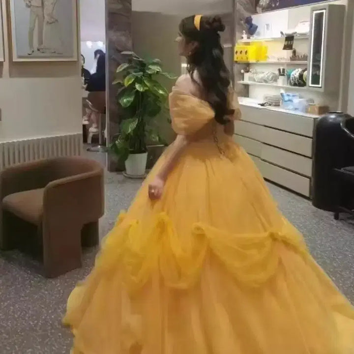 [BUNJANG] Disney Belle Dress Rental for Graduation Photoshoot (Basic) / (리뷰할인중!) 디즈니 벨 드레스 졸업사진 대여 졸사 공주 / B(기본)