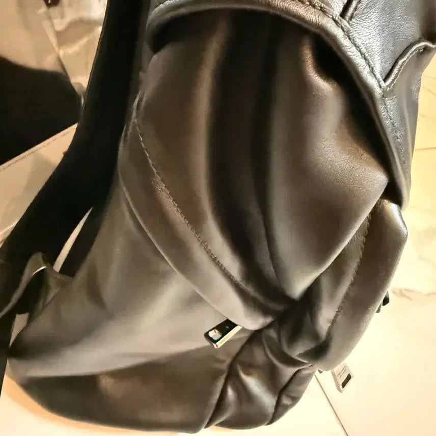[BUNJANG] Prada VZ0062 Leather Backpack / 프라다 가죽백팩 vz0062 이서진백