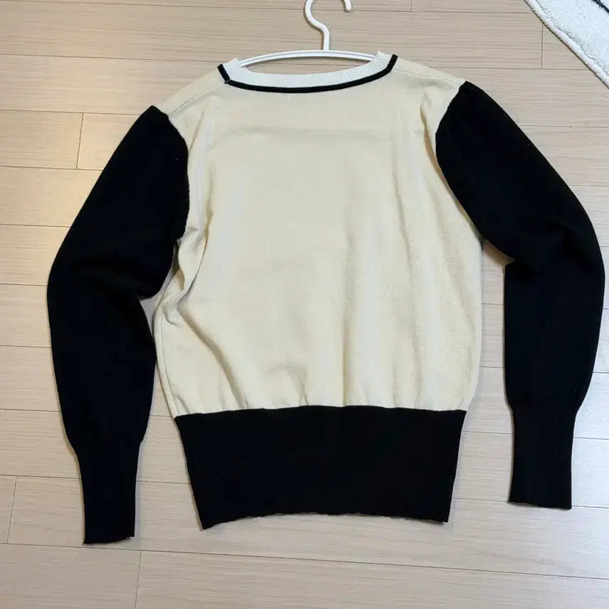 [BUNJANG] Color Block Knit Top / 배색 니트 블랙/아이보리