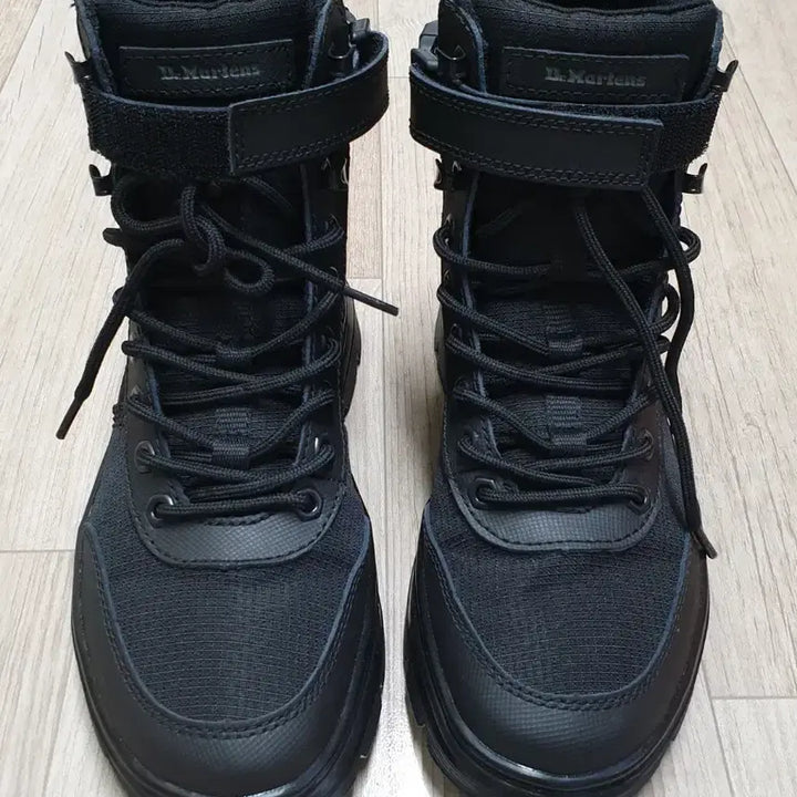 [BUNJANG] Dr. Martens Comms Tech Black Boots 240mm / 닥터마틴 콤스 테크 블랙 240mm 부츠