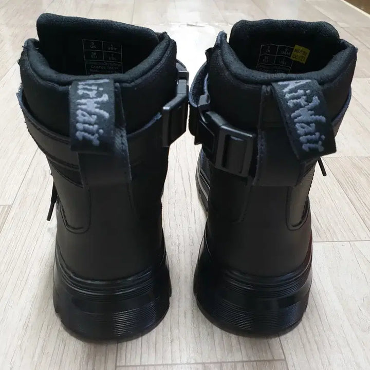 [BUNJANG] Dr. Martens Comms Tech Black Boots 240mm / 닥터마틴 콤스 테크 블랙 240mm 부츠