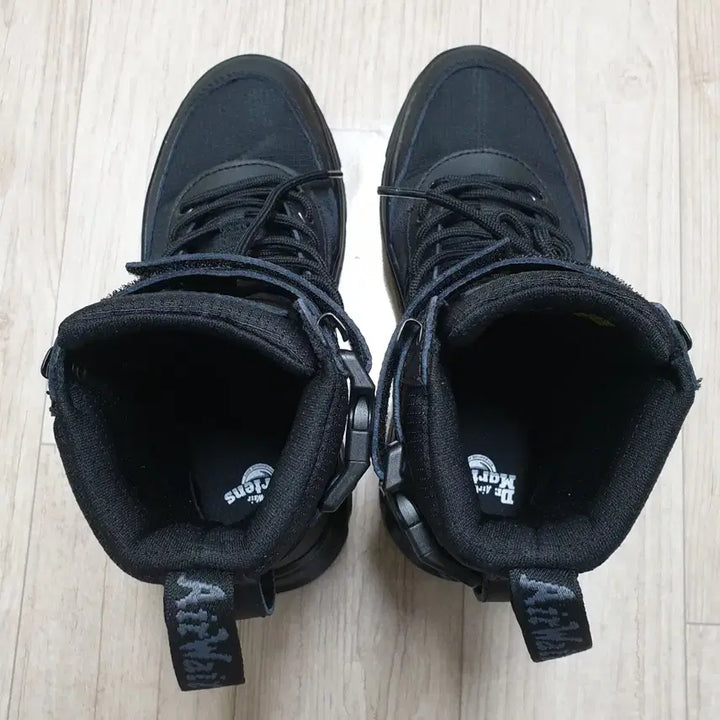 [BUNJANG] Dr. Martens Comms Tech Black Boots 240mm / 닥터마틴 콤스 테크 블랙 240mm 부츠