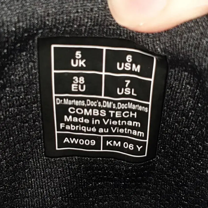 [BUNJANG] Dr. Martens Comms Tech Black Boots 240mm / 닥터마틴 콤스 테크 블랙 240mm 부츠