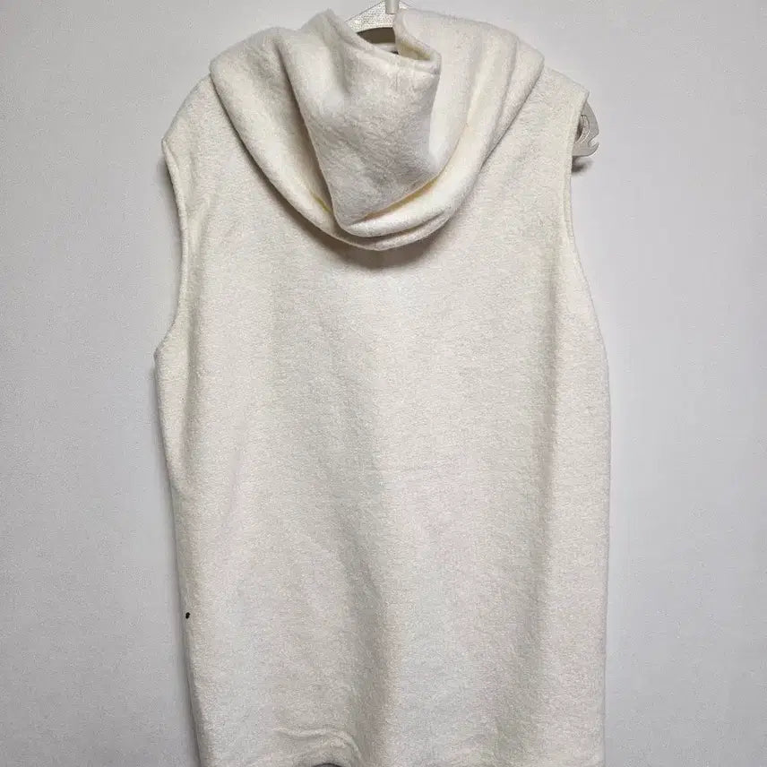 [SOLD OUT] 엘렌트레이시 후드 베스트