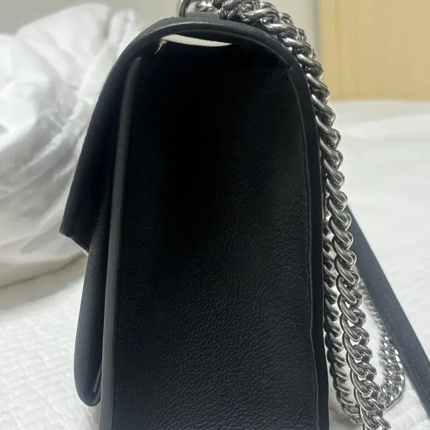 [BUNJANG] Louis Vuitton MyLockMe Chain Bag / 루이비통 마이락미 체인백
