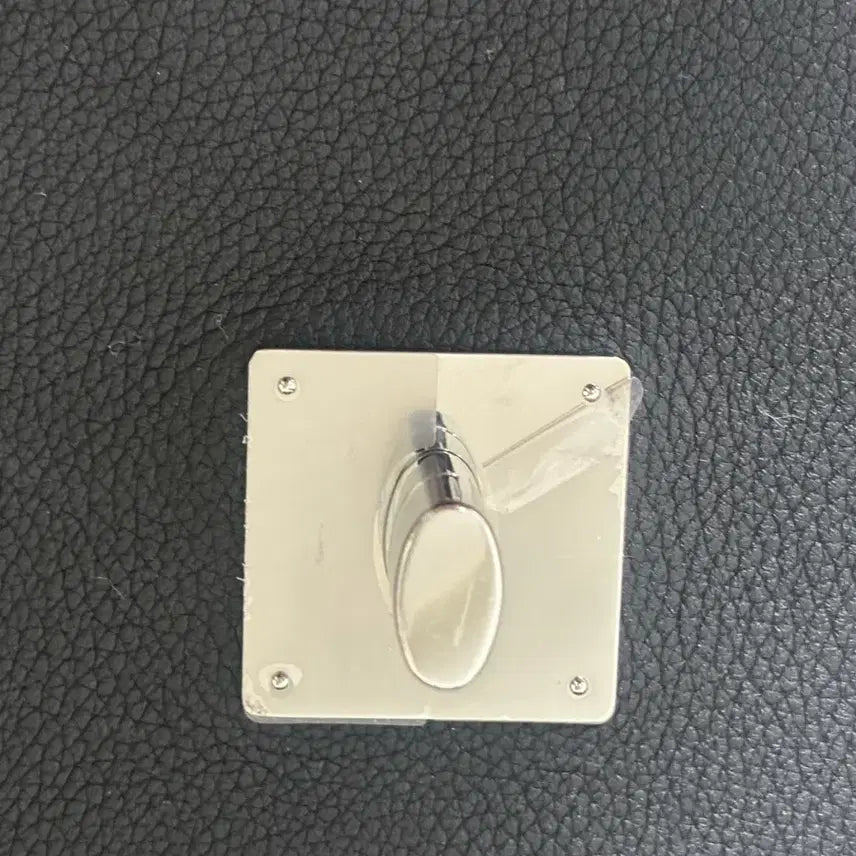 [BUNJANG] Louis Vuitton MyLockMe Chain Bag / 루이비통 마이락미 체인백