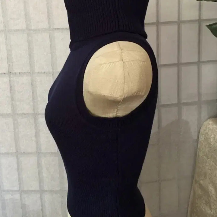 [BUNJANG] ZARA Turtleneck Sleeveless Knit Vest / ZARA 자라 터틀넥 폴라넥 슬리브리스 니트 베스트