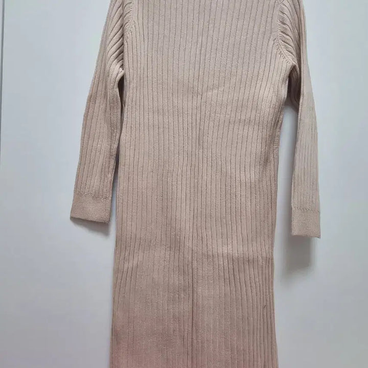 [BUNJANG] GU Jiyu Ribbed Knit Long Dress Beige / GU 지유 골지 니트 롱 원피스 베이지