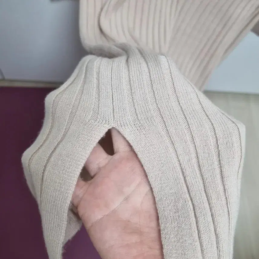 [BUNJANG] GU Jiyu Ribbed Knit Long Dress Beige / GU 지유 골지 니트 롱 원피스 베이지