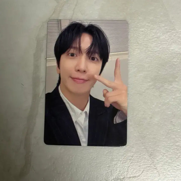 [BUNJANG] CNBLUE Jung Yonghwa POB Photocard / CNBLUE 씨엔블루 정용화 이즈위 특전 포카 포토카드